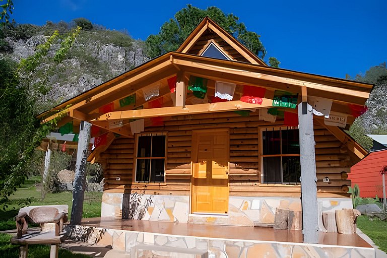 Hermosa cabaña en la montaña