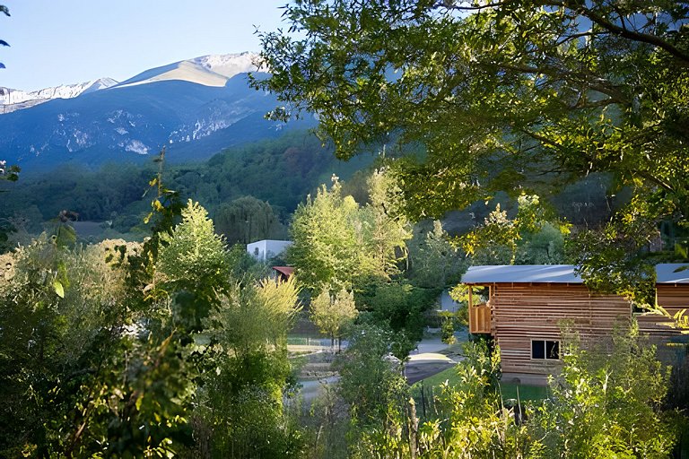 Hermosa cabaña en la montaña