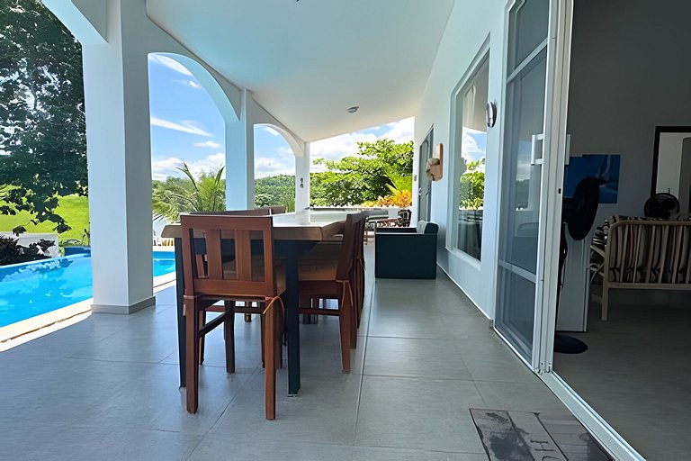 Hermosa casa en Jama Campay con vista al mar
