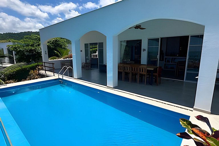 Hermosa casa en Jama Campay con vista al mar
