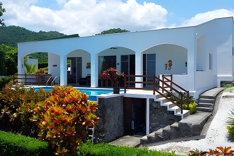 Hermosa casa en Jama Campay con vista al mar
