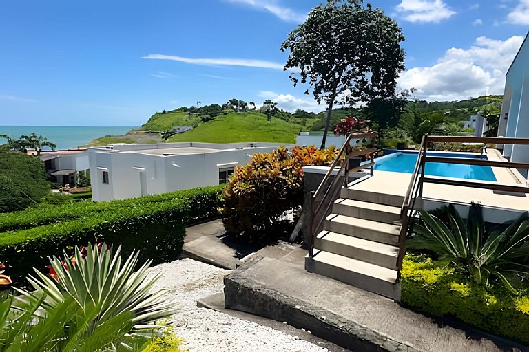 Hermosa casa en Jama Campay con vista al mar