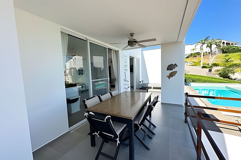 Hermosa casa con vista al mar en Jama Campay