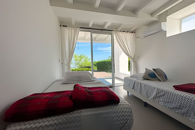 Hermosa casa con vista al mar en Jama Campay