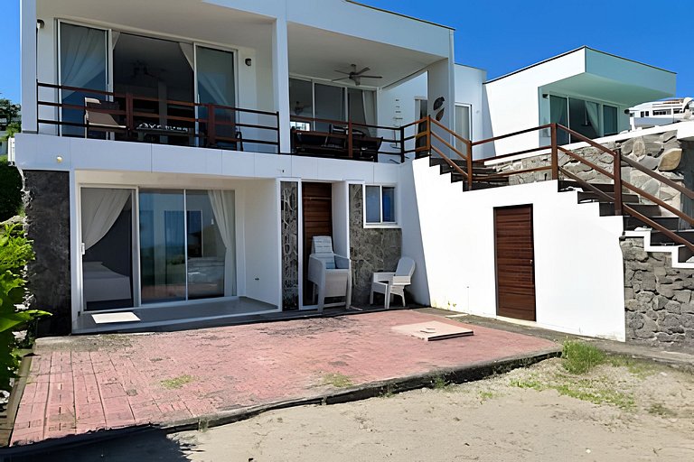 Hermosa casa con vista al mar en Jama Campay