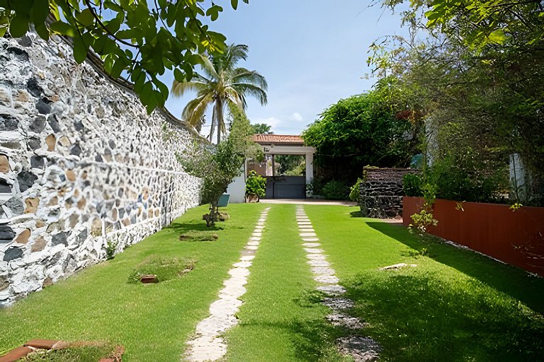 Casa con alberca y jardín privado en Yautepec