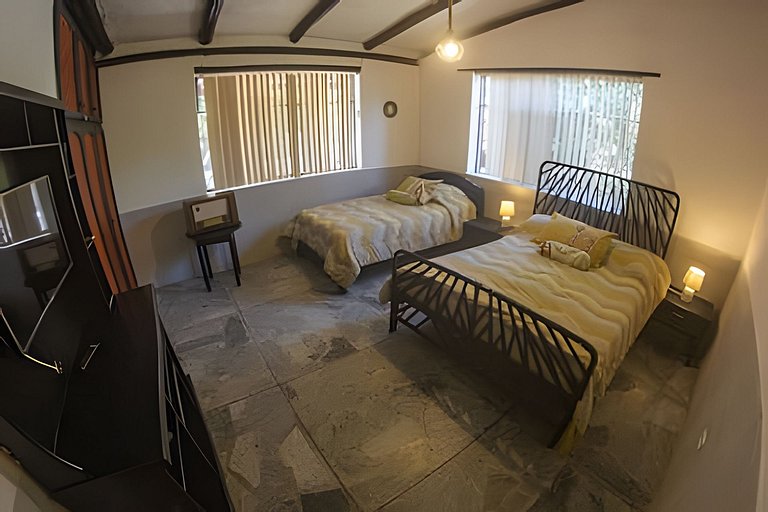 Hermosa villa con piscina