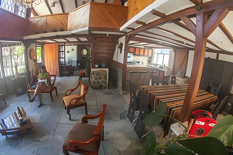 Hermosa villa con piscina
