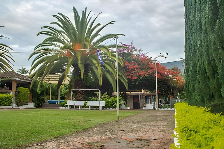 Hermosa villa con piscina