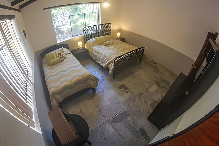 Hermosa villa con piscina