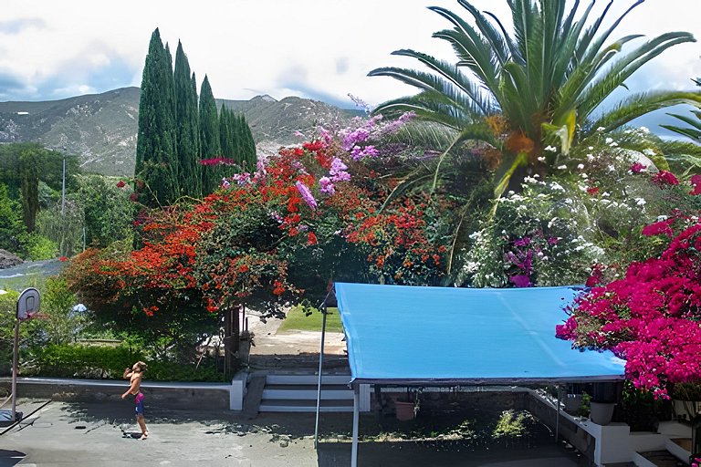 Hermosa villa con piscina