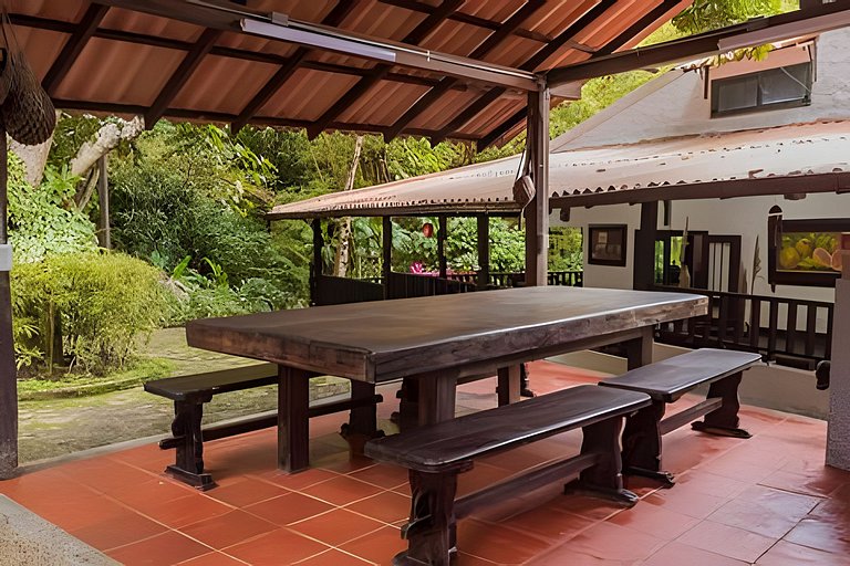 Hermosa finca con piscina privada y acceso al río