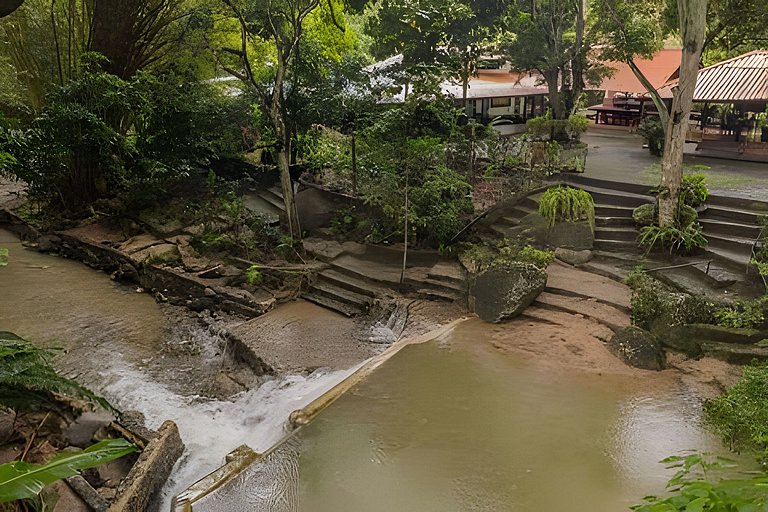 Hermosa finca con piscina privada y acceso al río