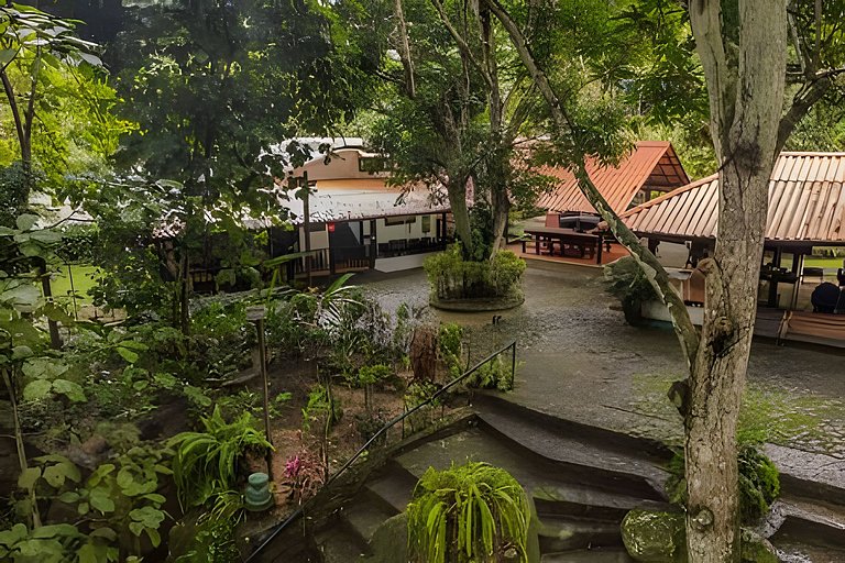 Hermosa finca con piscina privada y acceso al río