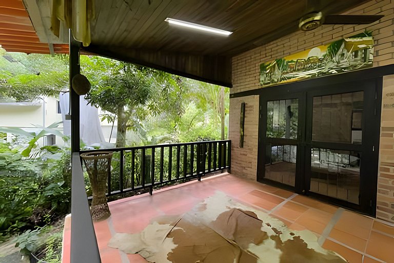 Hermosa finca con piscina privada y acceso al río