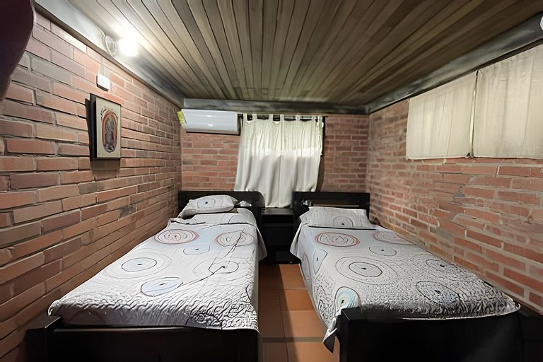 Hermosa finca con piscina privada y acceso al río