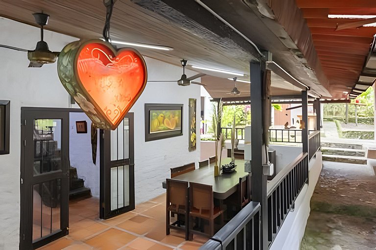 Hermosa finca con piscina privada y acceso al río